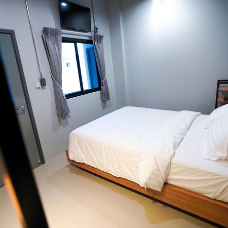Bed Garden 26 Hostel Банкок Екстериор снимка